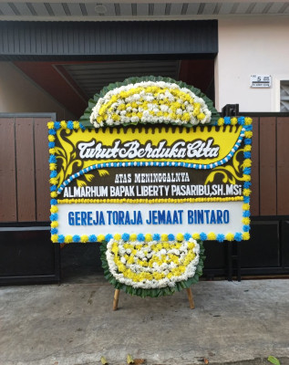 Papan Bunga Duka di Gisikdrono