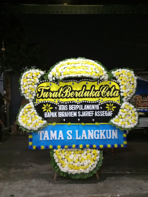 Papan Bunga Duka di Gisikdrono